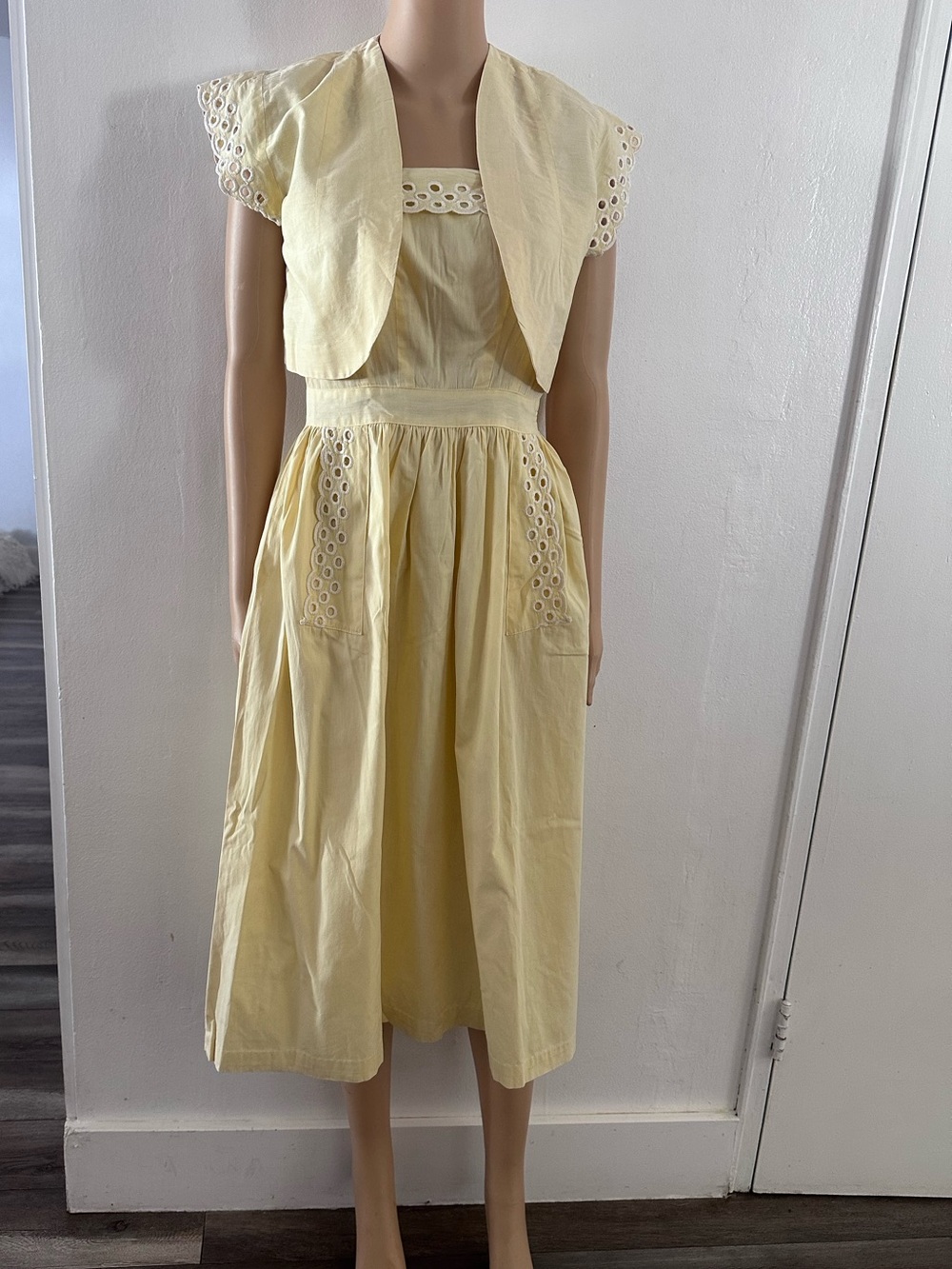 VINTAGE 1950s Pastel Yellow Eyelet Sun Dress & Bolero Set